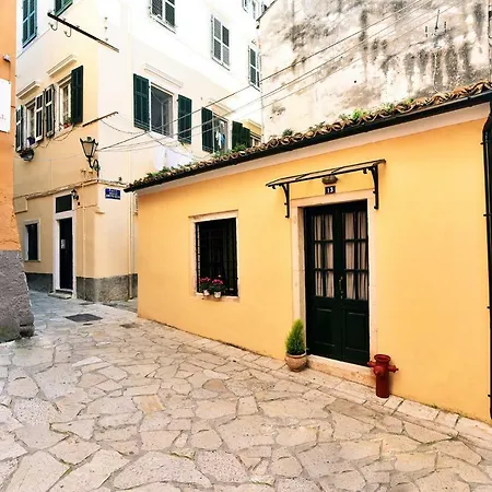 Charming Venetian Town House In The Old Town Of Corfu Holiday home