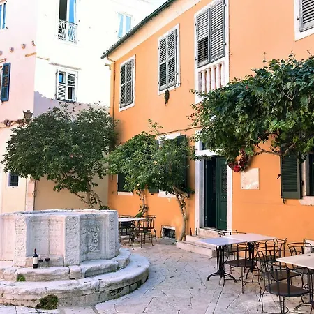 Charming Venetian Town House In The Old Town Of Corfu Holiday home *
